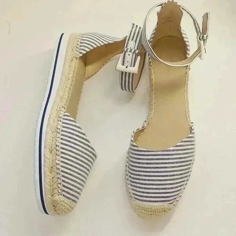 NORDSTROM SIGNATURE ROSI SANDALS - Picture 3 of 8
